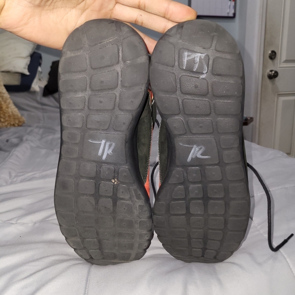 San Fransisco 49ers Red and Green High-Top Sneakers - Picture 11 of 16